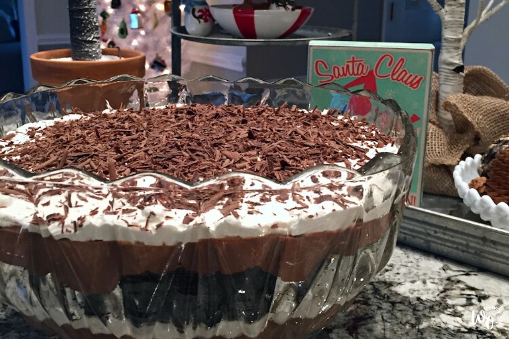 featured image for chocolate trifle recipe
